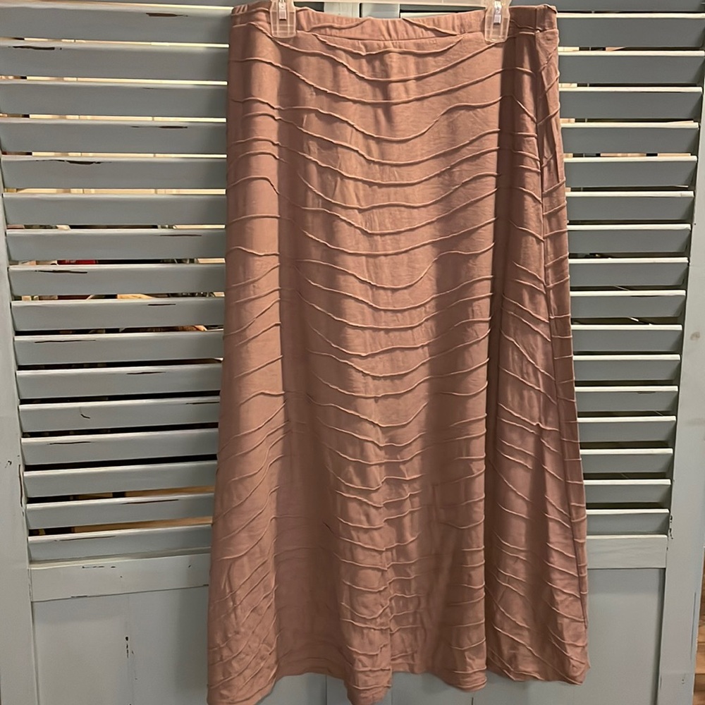 Size L Zac & Rachel tan skirt.